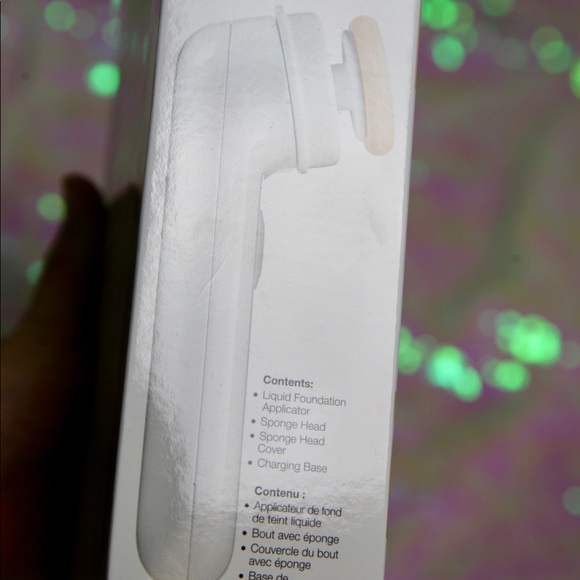 Clinique Sonic Liquid Foundation Applicator - Picture 3 of 4